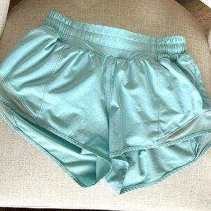 Lululemon Hottie hot 2.5 size 4